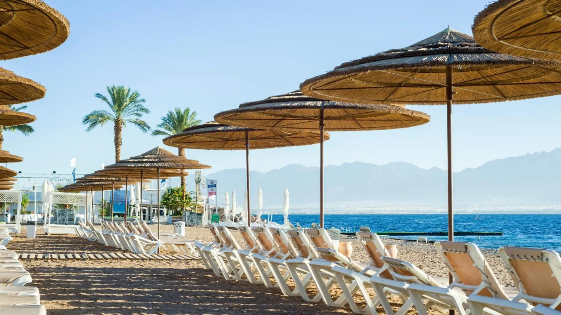 סוויטה מעוצבת עם נוף מדהים לים - By Edom Apartment Eilat